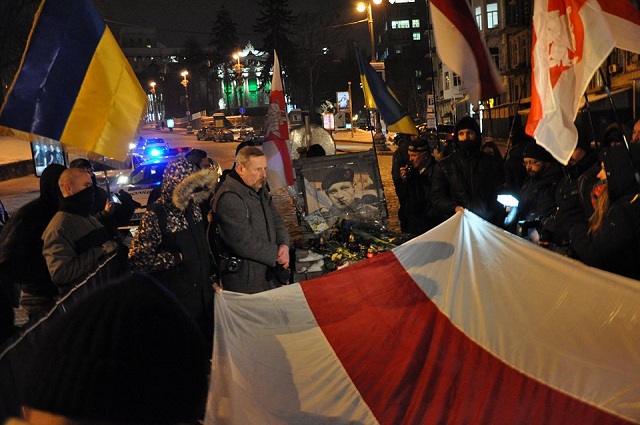 Герои не умирают: в Киеве почтили память Михаила Жизневского (видео)